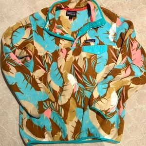 Patagonia Feather Print Synchilla Snap
T Fleece Pullover - Size M